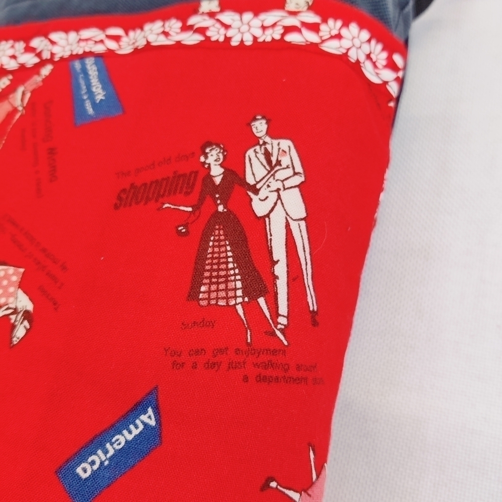 Handmade Quilted Cotton Small Crossbody Bergen Bag 50's Housewife Red & Black - Picture 11 of 16
